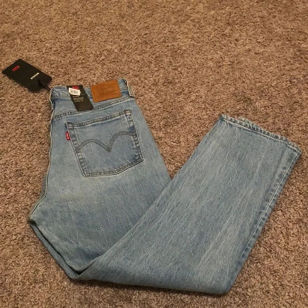 New Levi’s High Rise Wedgie Jeans 👖 Mom style Jeans